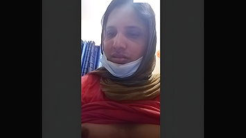 Married Bhabi Showing and Fingering