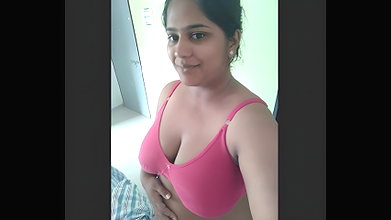 Sexy Desi Bhabhi Blowjob