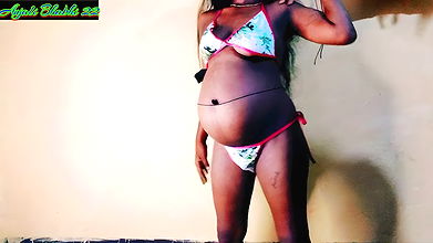 Bengali aunty main was dancing on Honey Singh’s song Tu main cheat kar dekh raha tha after that aunty ke gaand mein mota land se aunty ke gaand ke chudai ka