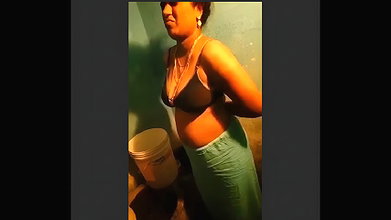 Desi Bhabhi Show’s her Boobs