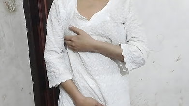 Chachi ko chodte ne dekh liya