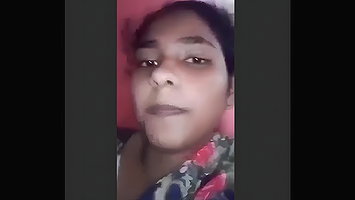 Desi Girl Showing Pussy For lOver