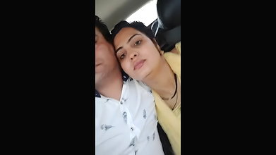 Sexy Bhabhi Showing Boob To Lover In Car