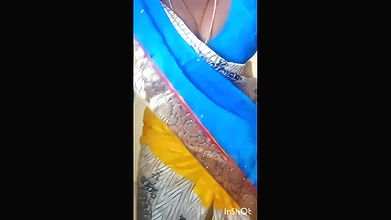 Tamil Aunty Dirty Talk Showing Boobs and Pussy