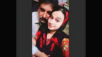 Paki Parlour Girl Showing Boob and Pussy 2New Clip