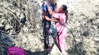 Indian Desi Inocent College Girl Wet Pussy Outdoor Jungle Sex