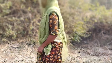 Indian Desi Village Girl Fucked for Gift in Jungle, Outdoor Jungal Sex Hindi Audio HD