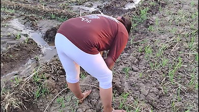 Indian Hot Young Girl Soniya Seduced and Fucked