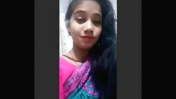 Cute teen girl Showing