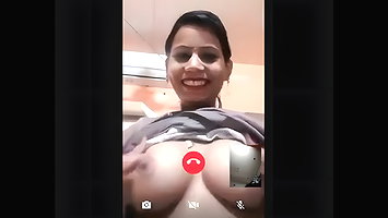 Desi Bhabhi Shows her Boobs On VC