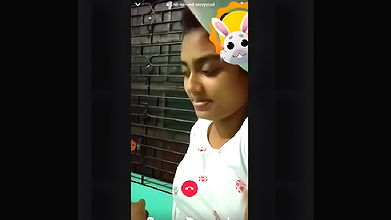 Cute Gf Shows boobs on VC