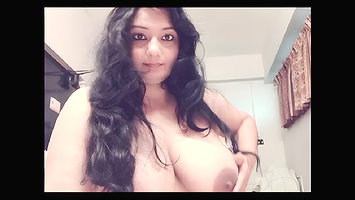 Milf masturbating