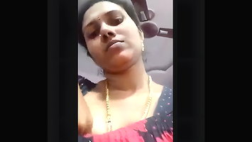Mallu bhabhi boob show mms vid