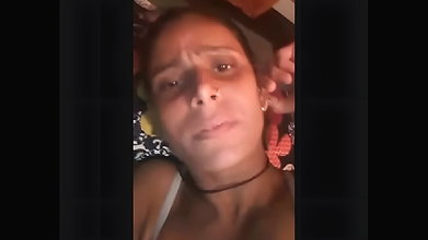 Cute Desi Bhabhi Shows Boobs and pussy