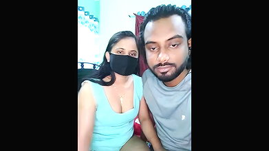 Stripchat-Public.Show-c-Younger_Couples-2025.05.19.024900