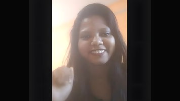 Sexy Indian girl Shows her Nude Body