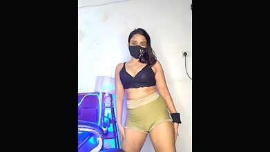 Stripchat-Public.Show-f-Black-Pearll-2025.05.11.224443