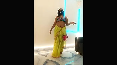 Stripchat-Public.Show-f-Divya_girl-2025.05.16.101823