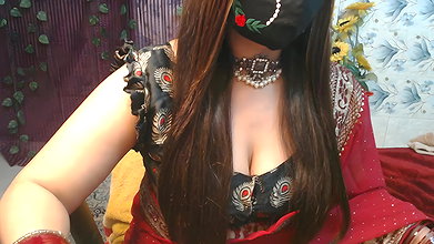 Stripchat-Public.Show-f-Mahimagic_doll-2025.01.19.150006