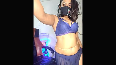 Stripchat-Public.Show-f-Black-Pearll-2025.05.12.184906