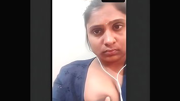 Cute Desi Girl Showing Boob (Updates)