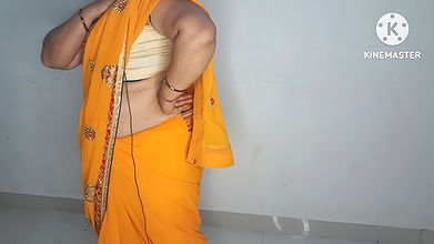 Stepmom Stepson Romance in the Absence of the Stepfather in Hindi.