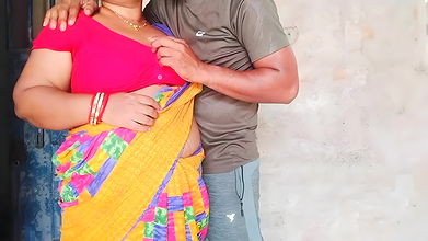 Indian Desi Aunty Ko Store Me Gaand Maari Bahut Mazaa Ayaa 3.7 M View