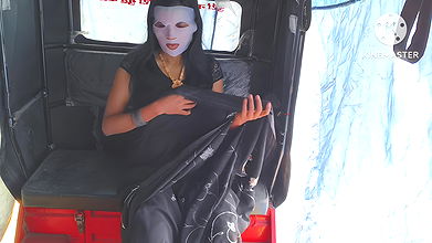 Young Bhabhi Fucking with E-rickshaw Driver When She Not Pay Rent of E-rickshaw