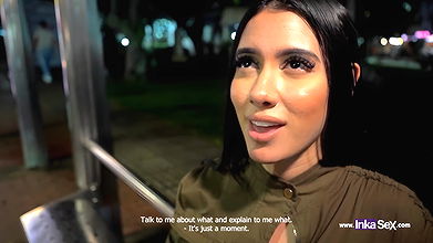 Ambar Pradax chica colombiana acepta dura follada a cambio de no irse en bus a su casa.