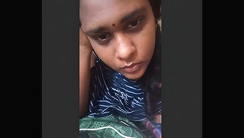 Sexy Bhabhi Shows Her Boobs and Pussy