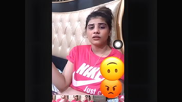 Sexy girl Shows her Boobs and Pussy on VC