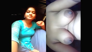slum Bhabhi showing her nude pussy
