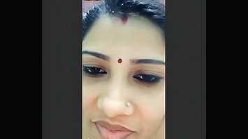 Sexy Desi Bhabhi Shows Boobs and Pussy on VC