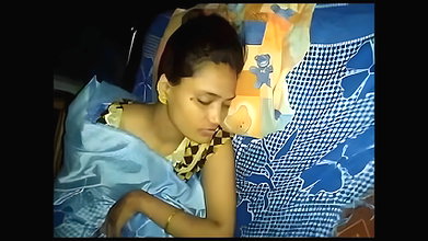 Des sexy bhabi mid night fucking