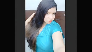 Paki Girl Showing her Boobs