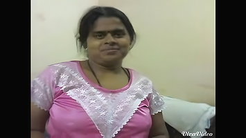 bhabhi in pink nighty seducing husband
