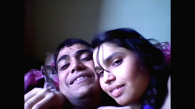 hot desi girl jyoti lip kissing