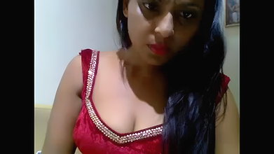 indian babe red sari on webcam masturbating