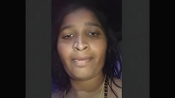 Desi Married bhabi Showing 2Clips marge
