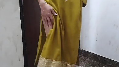 Chachi ka chuchi daba daba kar chod diya