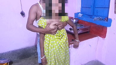 Bhabhi in kichen