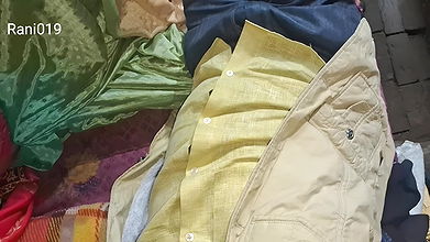 Bhabhi ne khet me moot diya Indian desi hauswaif Rani bhabhi ko khet me moot te huye pakda devar ne ki bhabhi ki chud