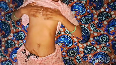 Desi hauswaif soni bhabhi ki chudayi Desi girl faking soni bhabhi ji ki chikh nikal gaya devar ne bhabhi ko ghodi bana ke choda