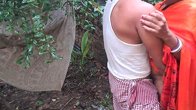 Desi Bhabhi outdoor