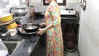 Abbu jaan ne meri jawani dekh kar jabar dasti pela