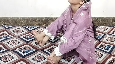 Abbu jaan ne meri tight jawani dekh kar jabar dasti pakad ke pel diya