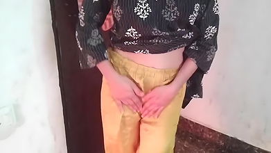 Abbu jaan ne see step daughter urinating