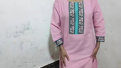 Aunty ki chuchi daba daba kar jabar dasti pel diya