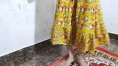 Bhabhi ko gandi video dikha kar jabar dasti chut mari