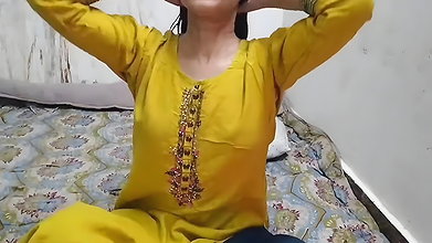 Big step sister ko apne land par baitha kar choda